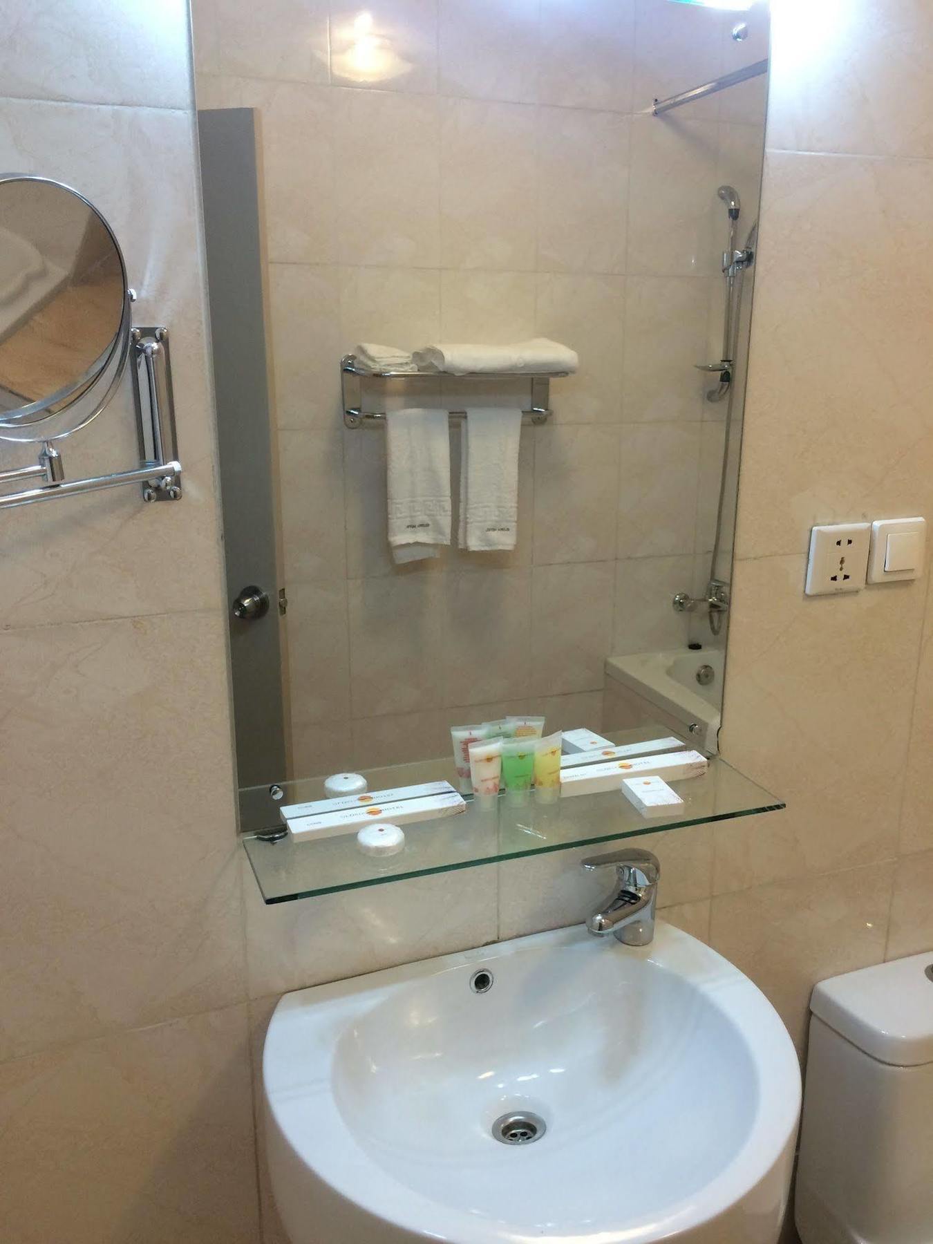 Gloria Hotel Kigali Bagian luar foto