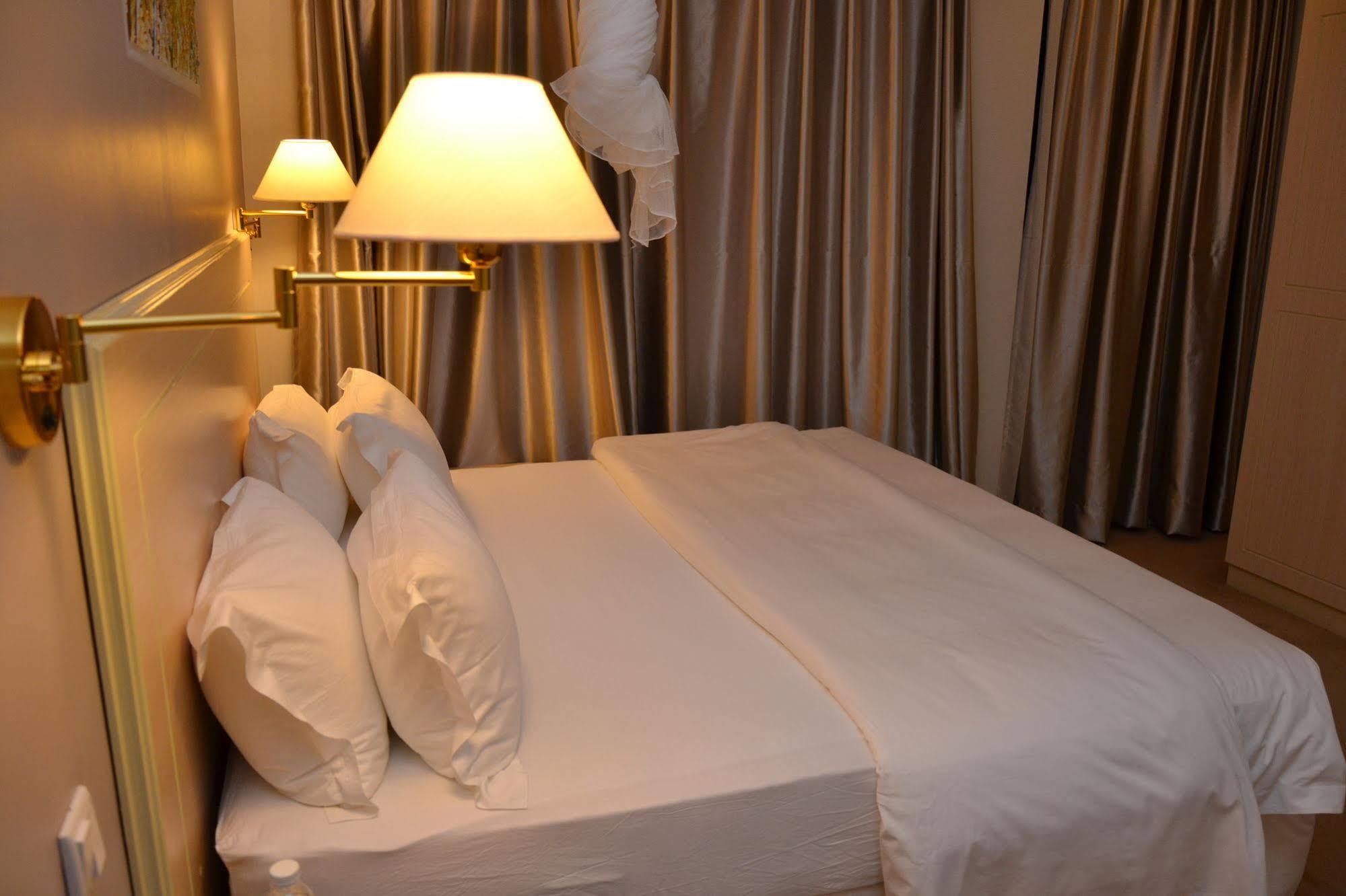 Gloria Hotel Kigali Bagian luar foto