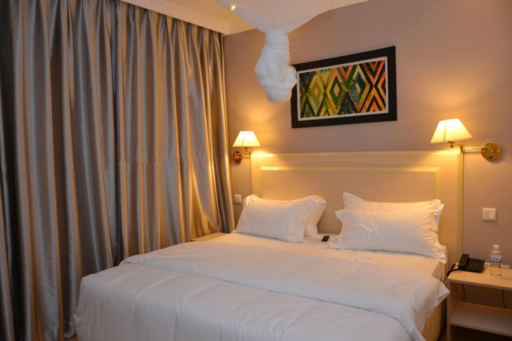 Gloria Hotel Kigali Bagian luar foto